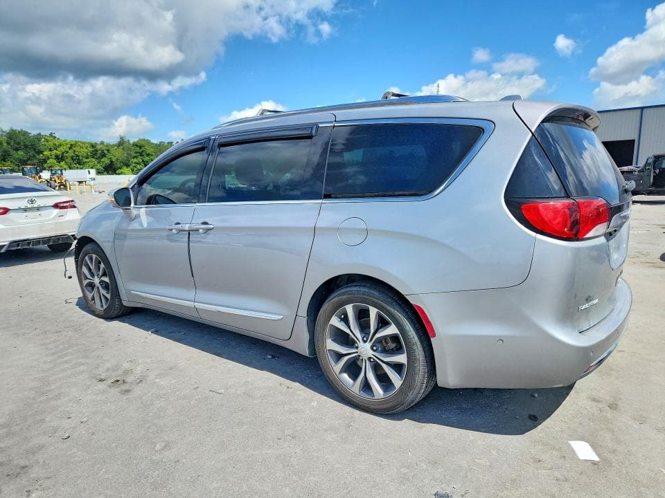 2017 CHRYSLER PACIFICA LIMITED 2