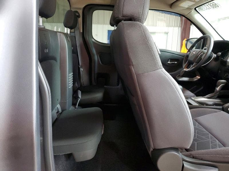 2025 NISSAN FRONTIER SV 10