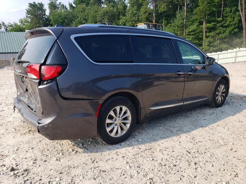 2019 CHRYSLER PACIFICA TOURING L 3