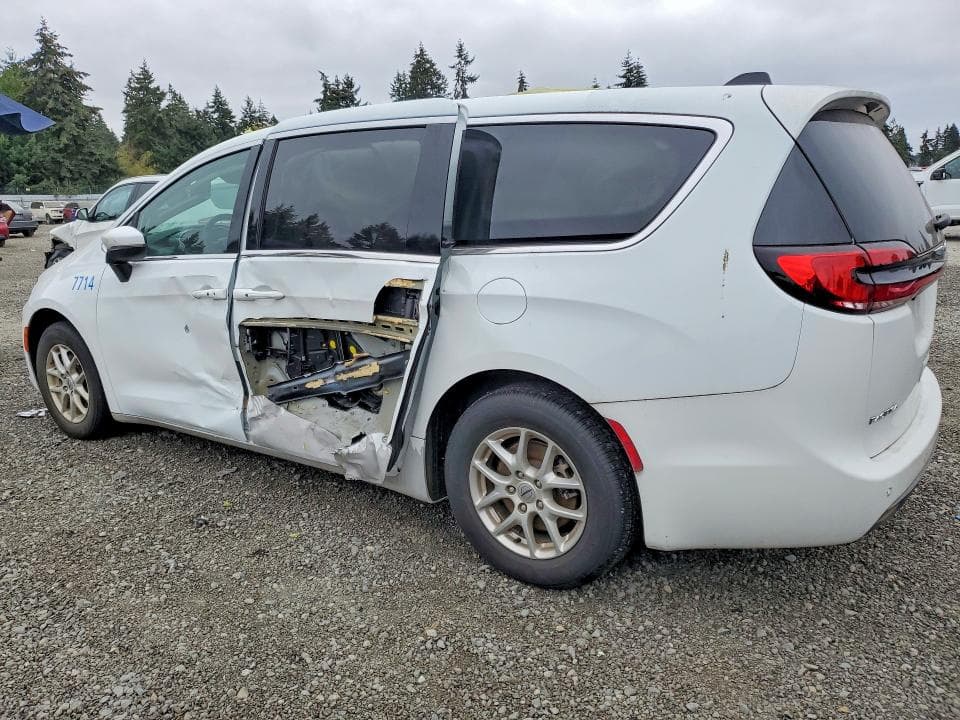 2023 CHRYSLER PACIFICA TOURING L 2