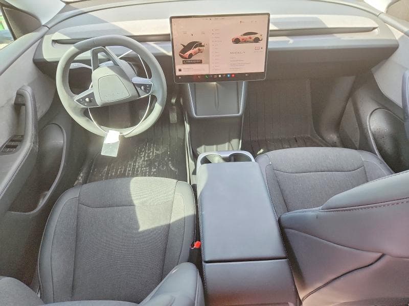 2026 TESLA MODEL Y 8