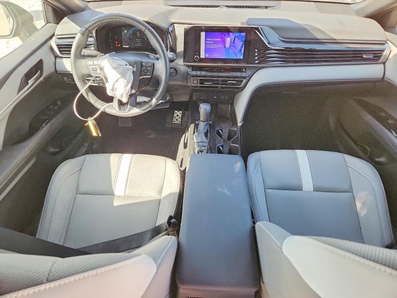2025 TOYOTA CAMRY SE 8