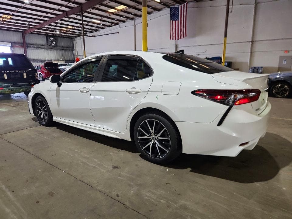 2022 TOYOTA CAMRY SE 2