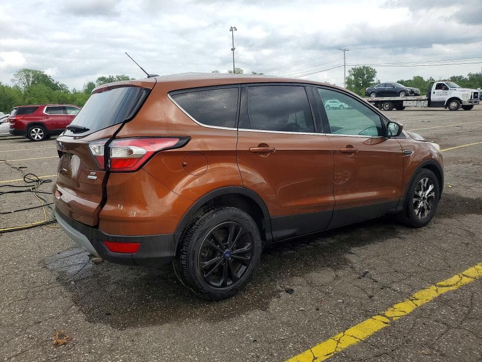 2017 FORD ESCAPE SE 3