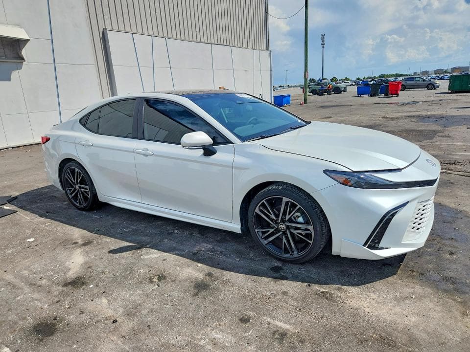 2025 TOYOTA CAMRY XSE 4
