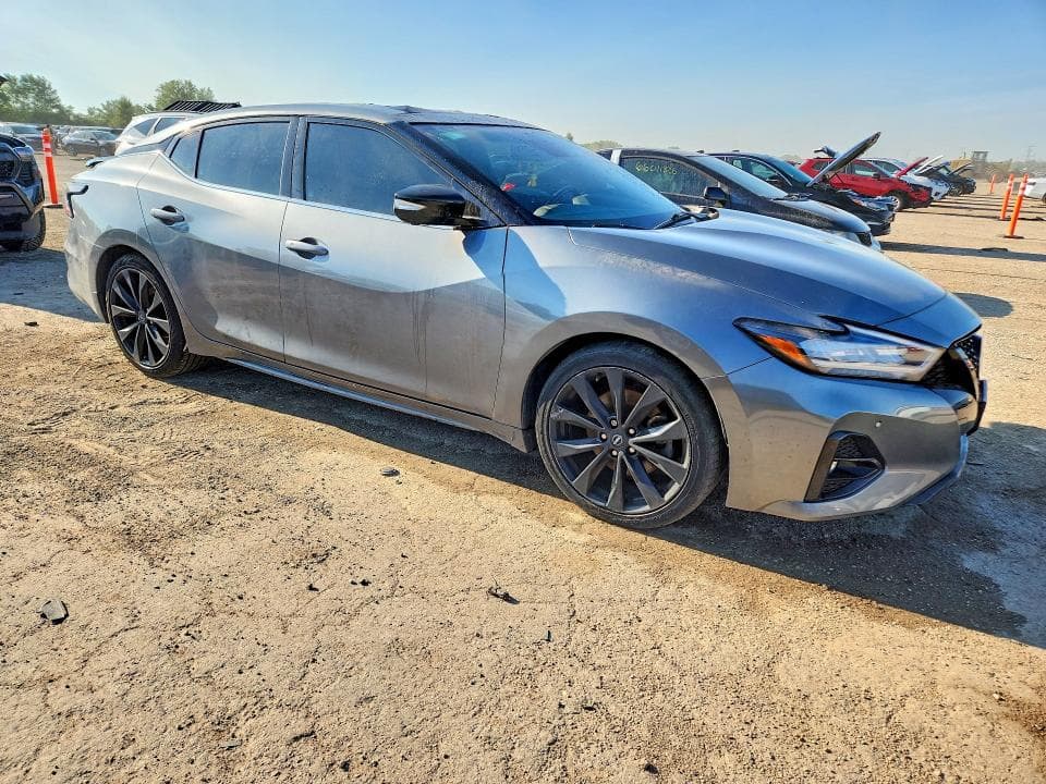 2023 NISSAN MAXIMA SR 4