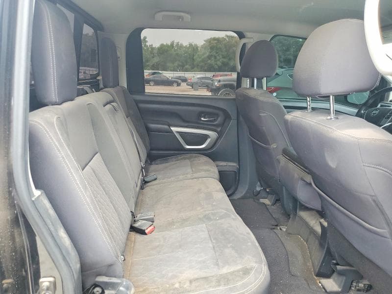 2021 NISSAN TITAN S 10