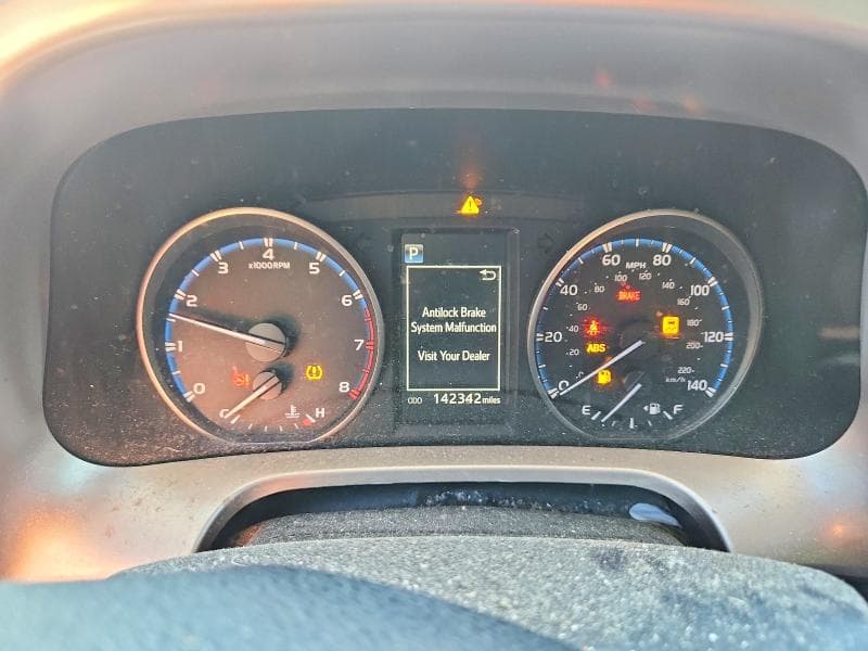 2017 TOYOTA RAV4 LE 9
