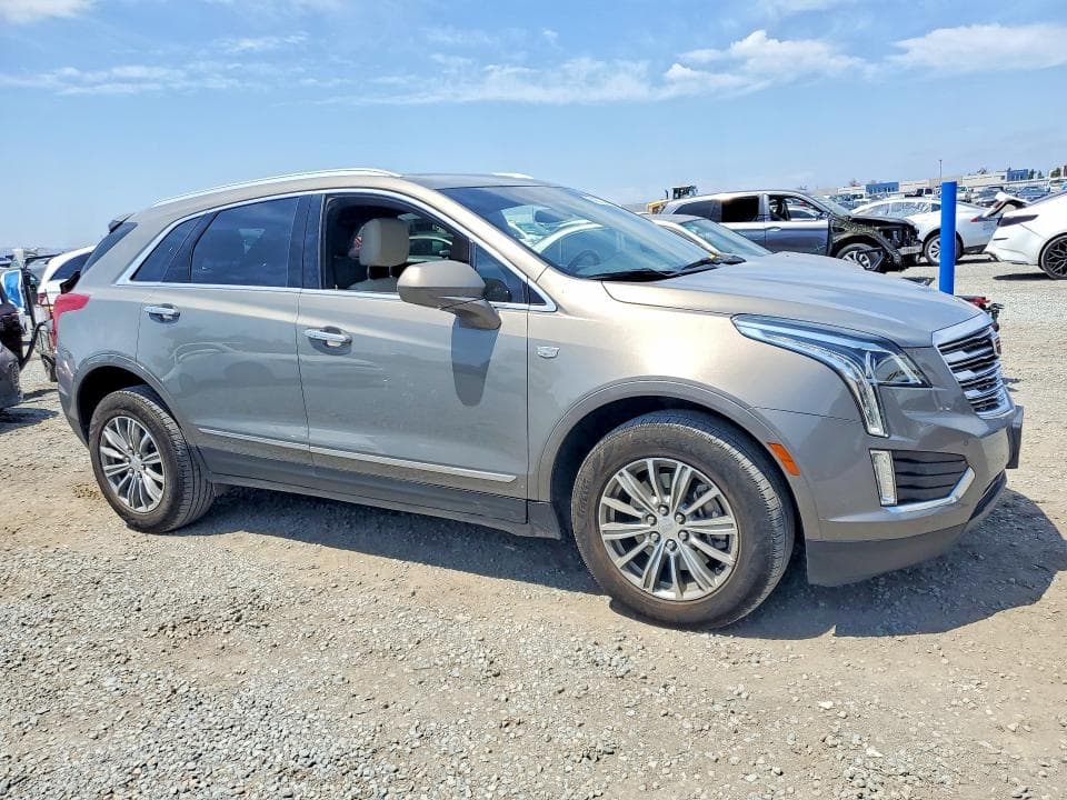 2017 CADILLAC XT5 LUXURY 4