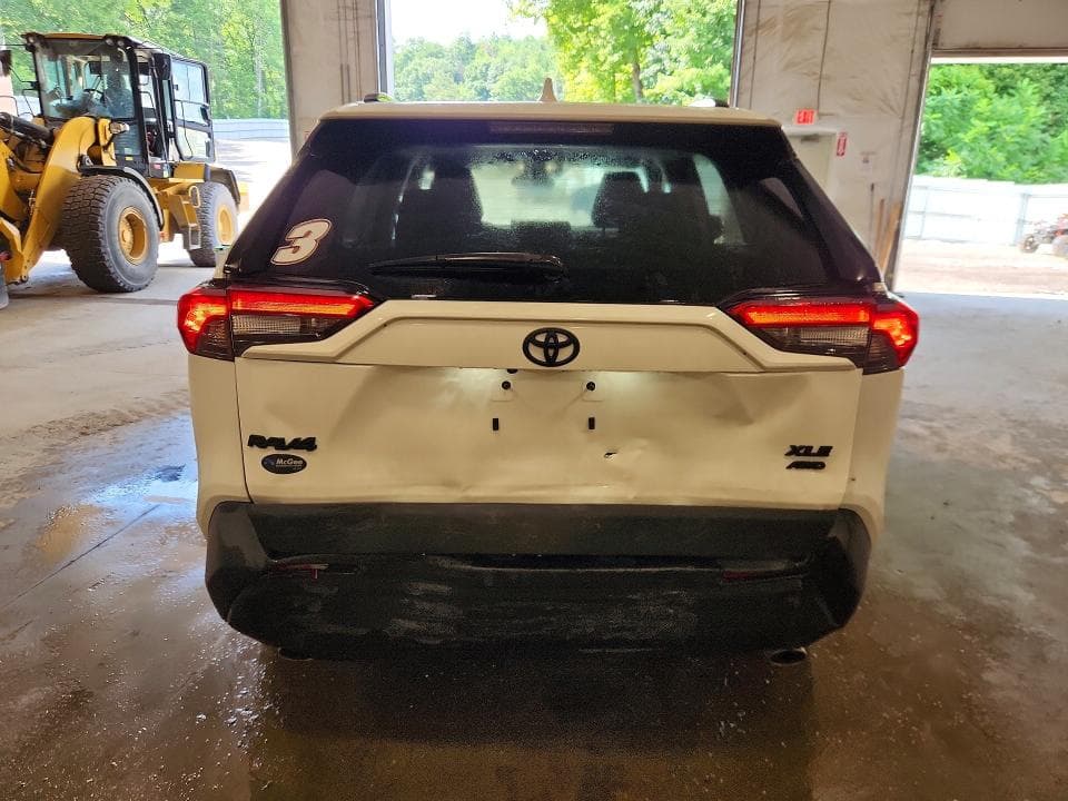 2025 TOYOTA RAV4 XLE 6