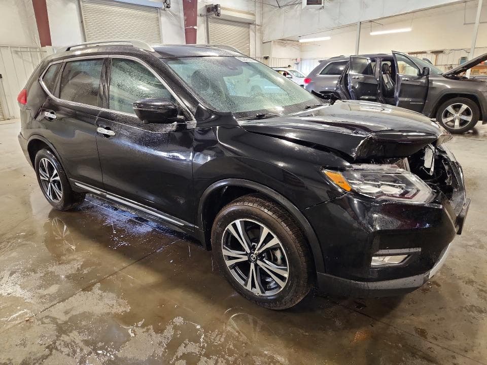 2017 NISSAN ROGUE SL 4