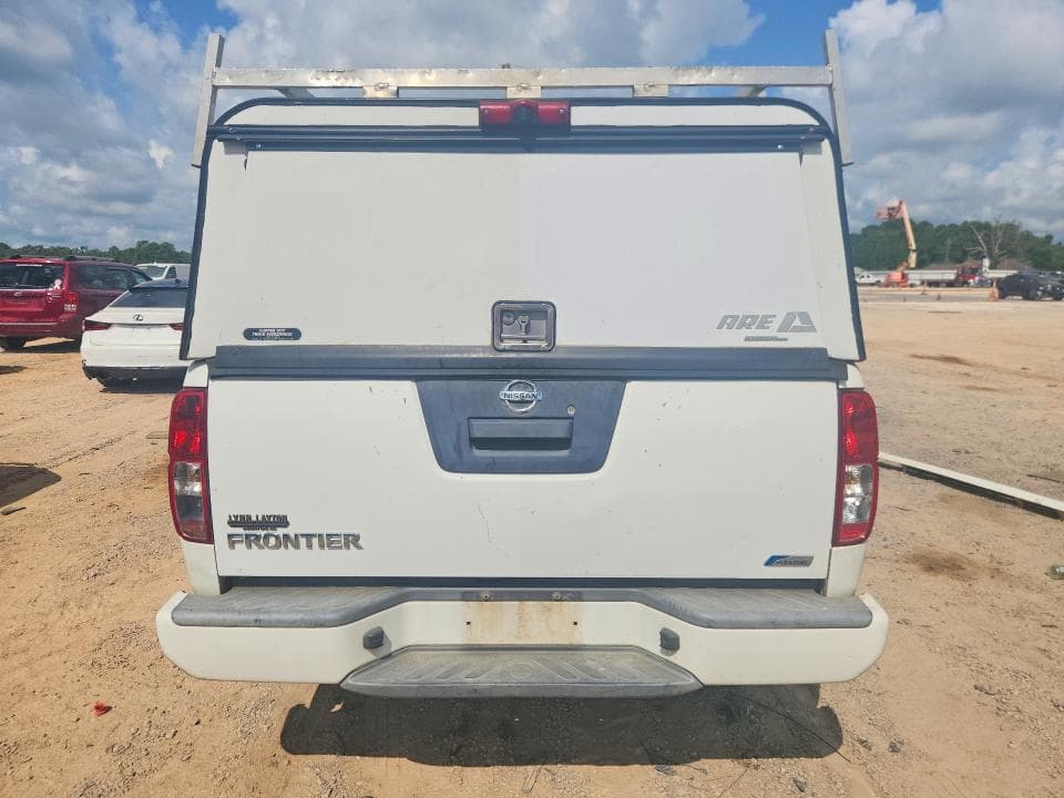 2017 NISSAN FRONTIER S 6