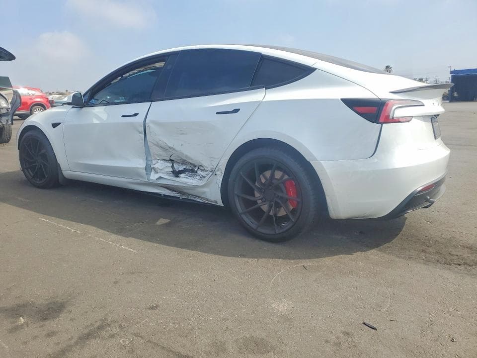 2026 TESLA MODEL 3 2