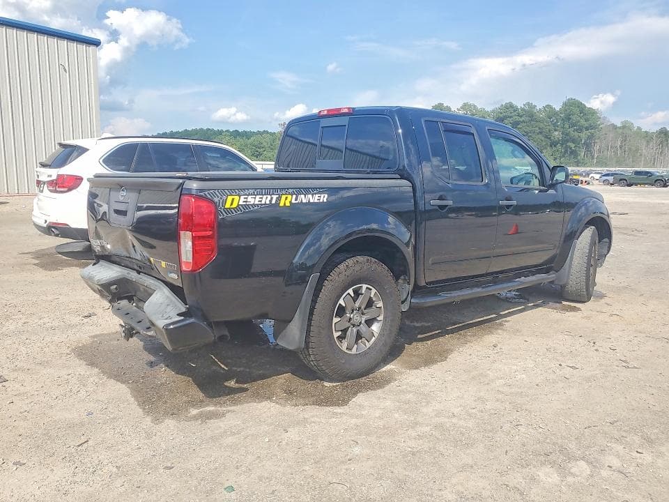 2019 NISSAN FRONTIER DESERT RUNNER 3