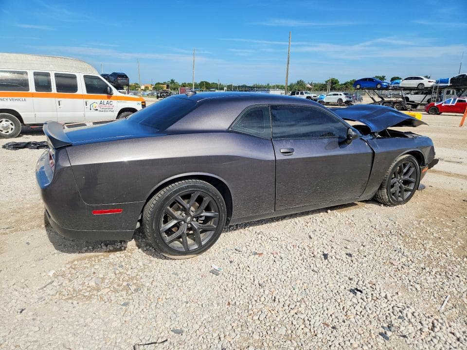 2022 DODGE CHALLENGER GT 3