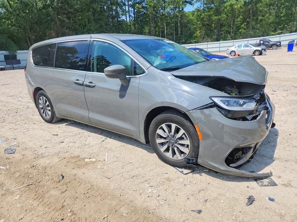 2022 CHRYSLER PACIFICA HYBRID TOURING L 4