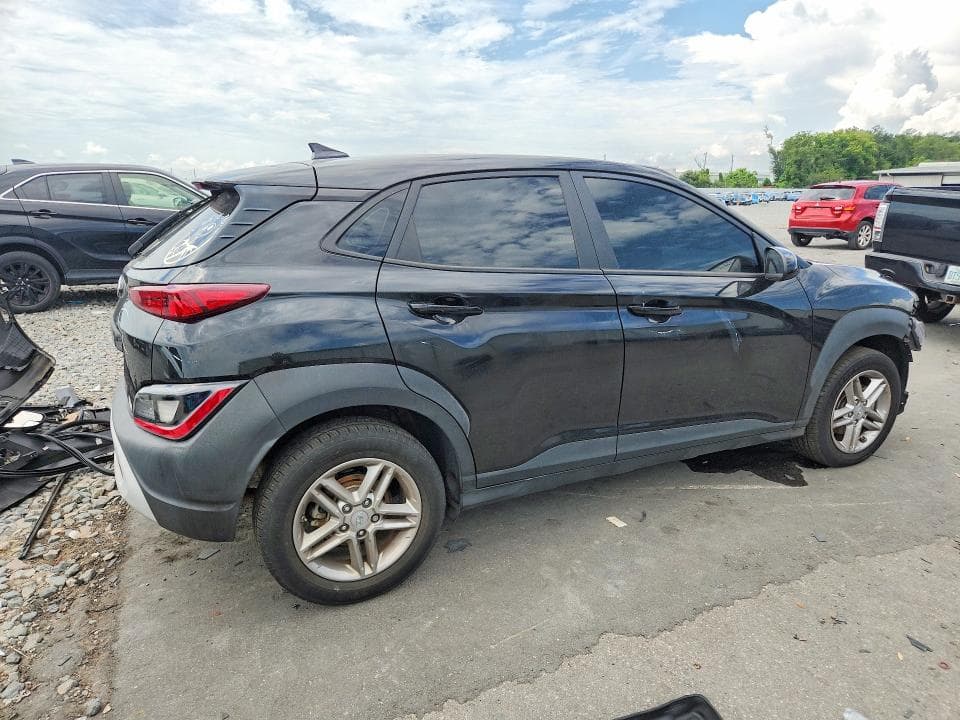 2022 HYUNDAI KONA SE 3