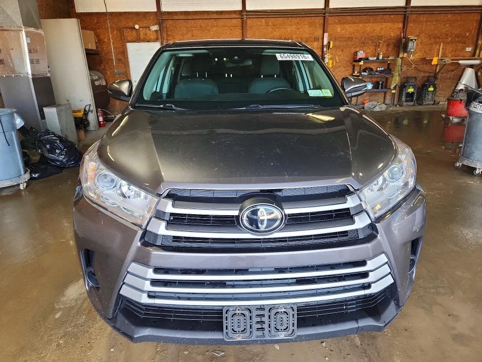 2018 TOYOTA HIGHLANDER LE 5