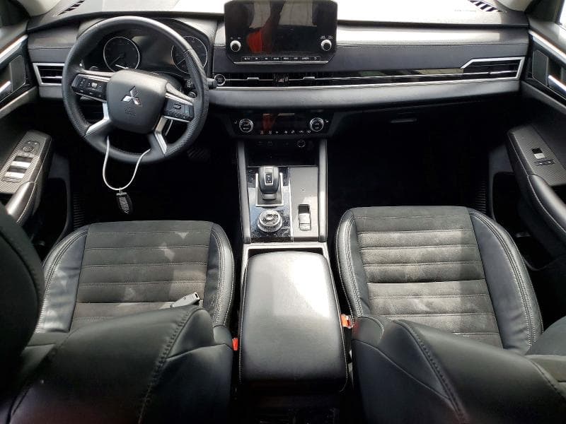 2023 MITSUBISHI OUTLANDER SE 8