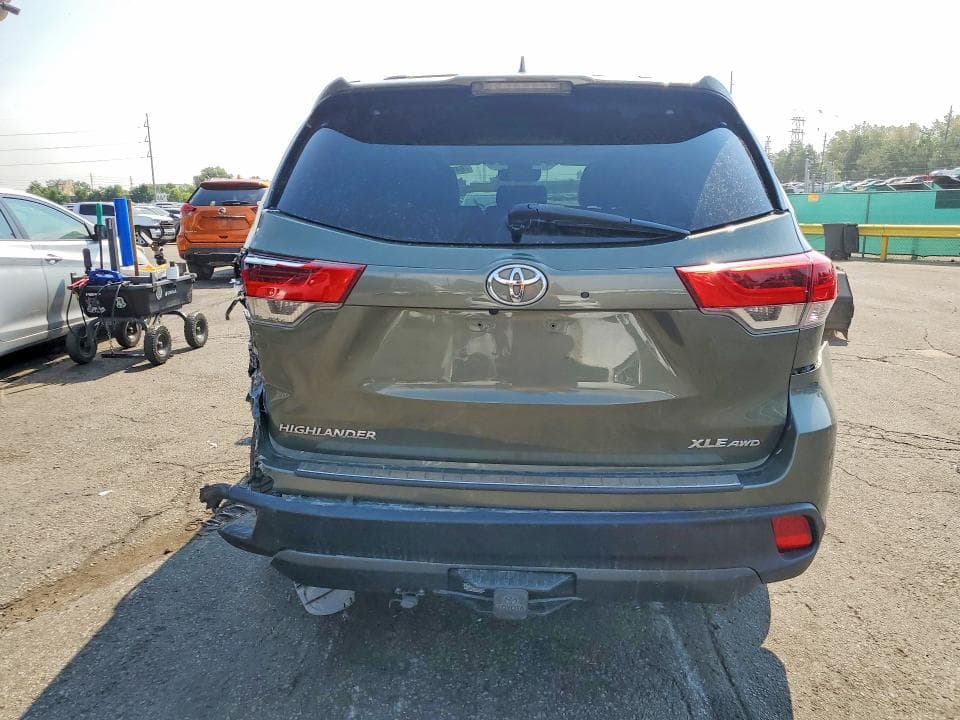 2017 TOYOTA HIGHLANDER XLE 6