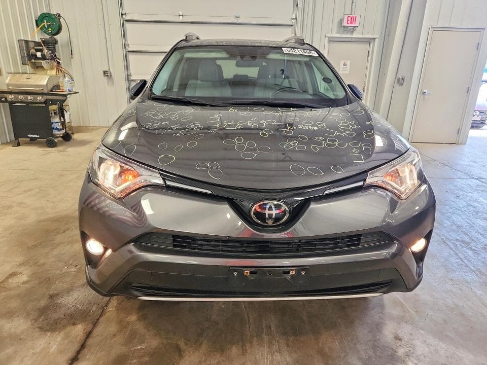 2018 TOYOTA RAV4 XLE 5