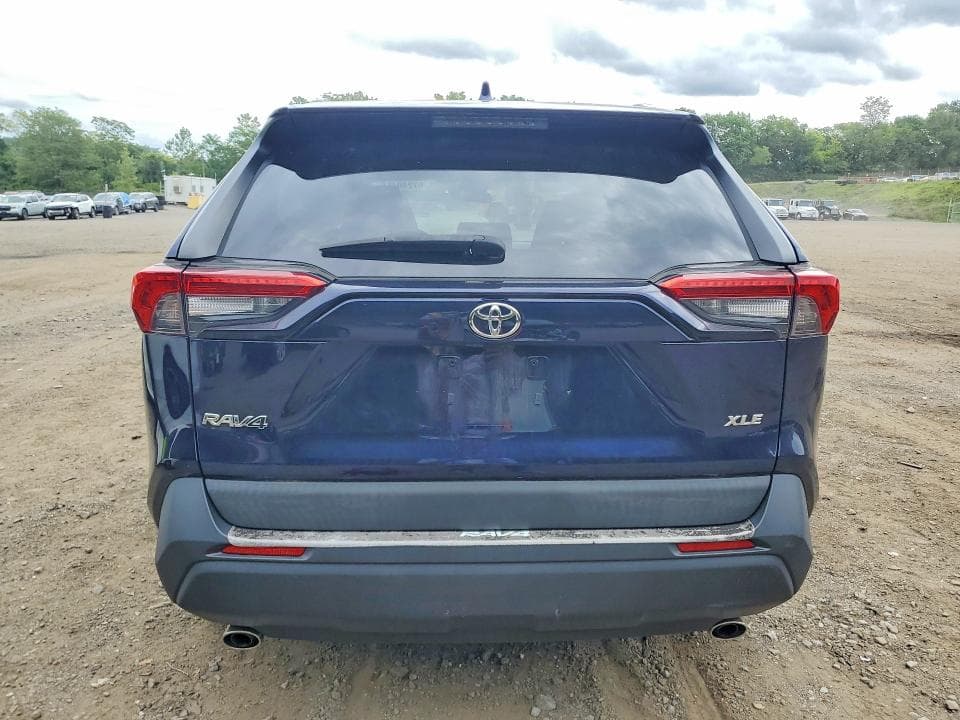 2021 TOYOTA RAV4 XLE 6