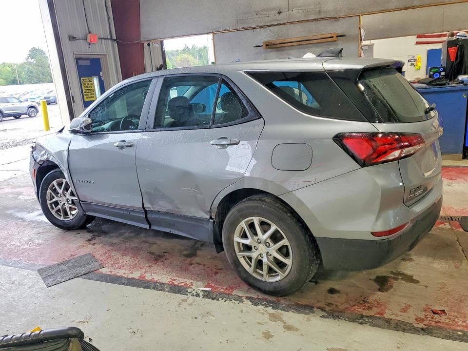 2023 CHEVROLET EQUINOX LS 2