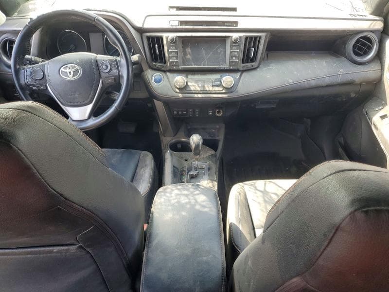 2018 TOYOTA RAV4 HV SE 8