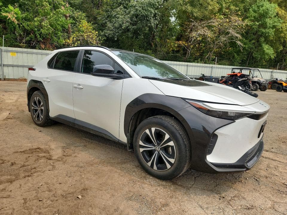 2024 TOYOTA BZ4X XLE 4