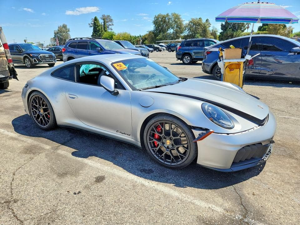 2025 PORSCHE 911 CARRERA GTS 4