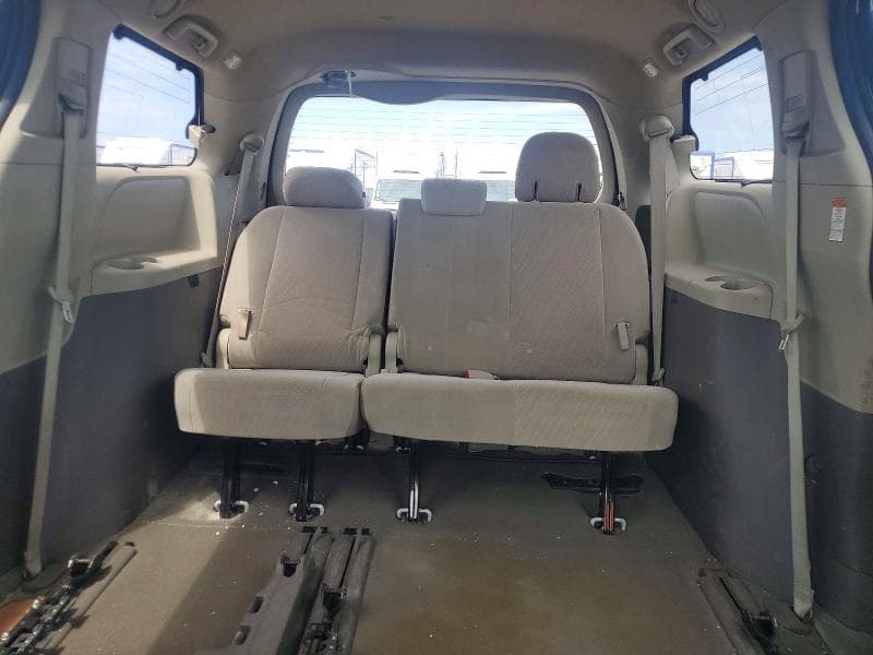 2020 TOYOTA SIENNA LE 10