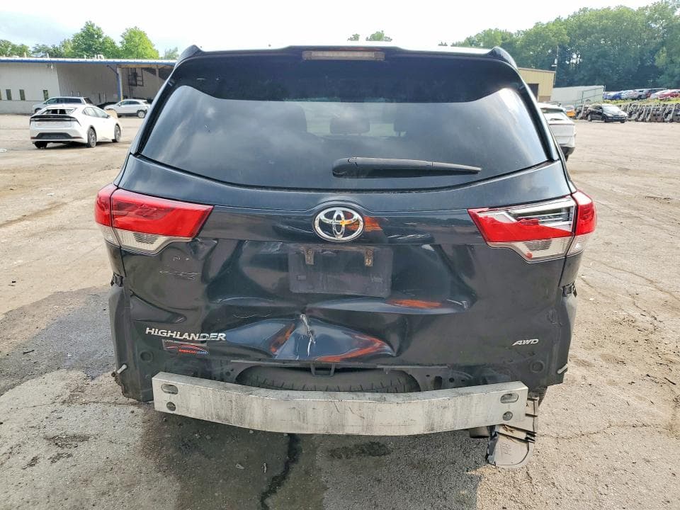 2019 TOYOTA HIGHLANDER LE 6