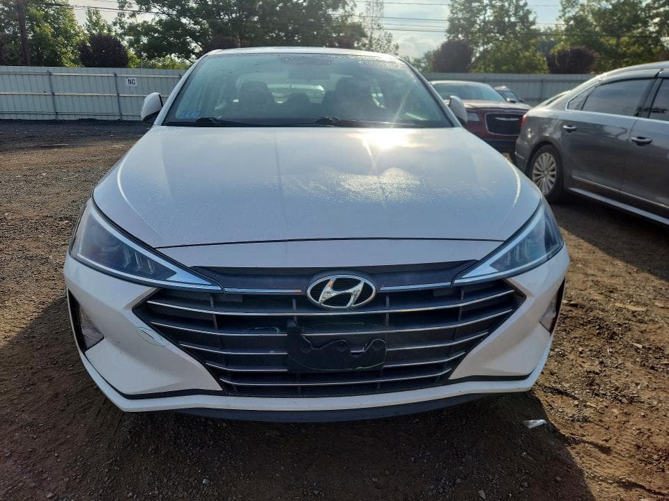 2019 HYUNDAI ELANTRA SE 5