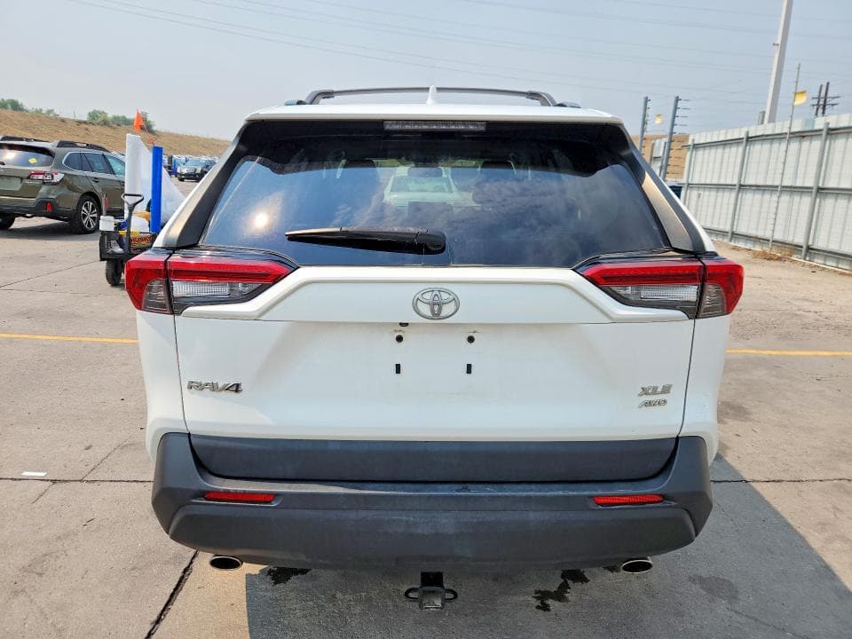 2019 TOYOTA RAV4 XLE 6