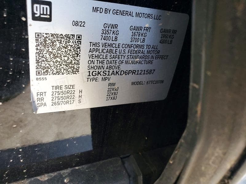 2023 GMC YUKON SLE 12