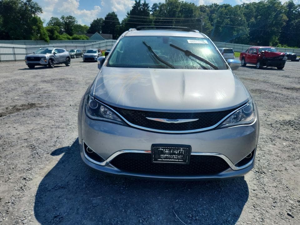 2018 CHRYSLER PACIFICA LIMITED 5