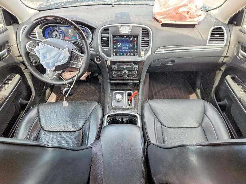 2017 CHRYSLER 300C 8