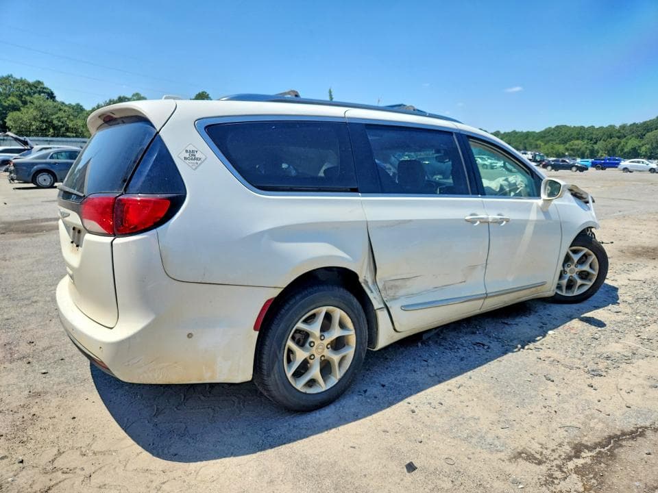 2018 CHRYSLER PACIFICA TOURING L 3