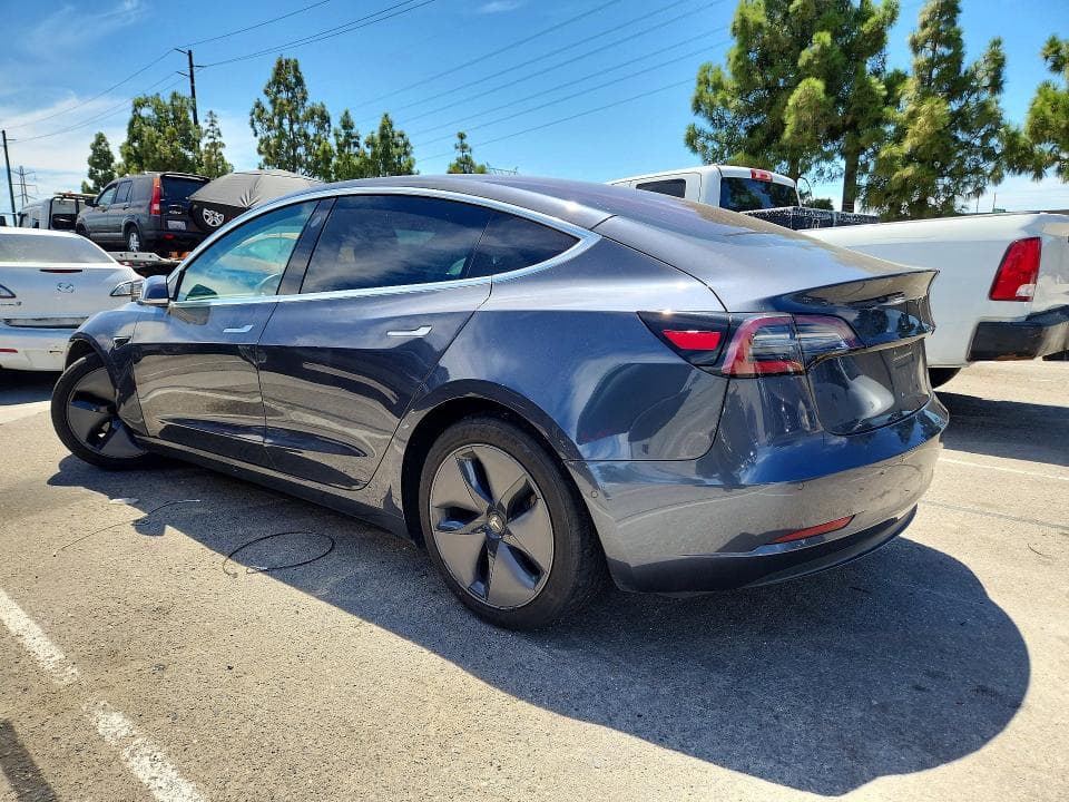 2018 TESLA MODEL 3 2