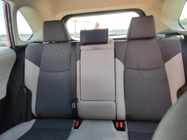 2019 TOYOTA RAV4 XLE 10