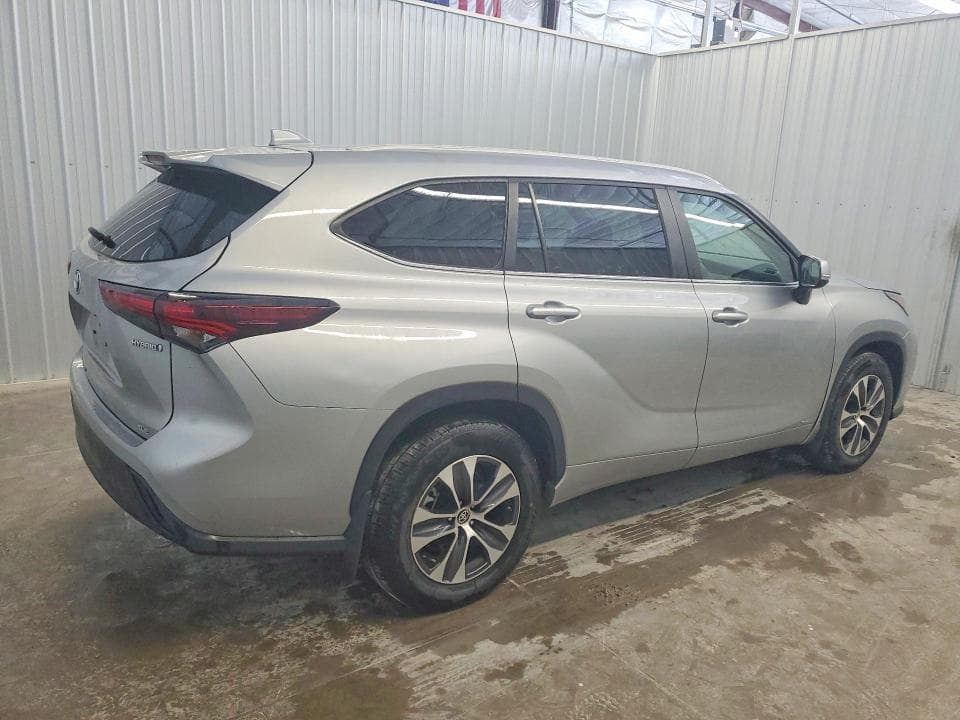 2024 TOYOTA HIGHLANDER HYBRID XLE 3