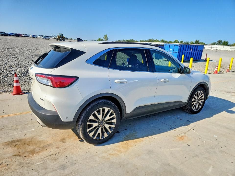 2020 FORD ESCAPE TITANIUM 3