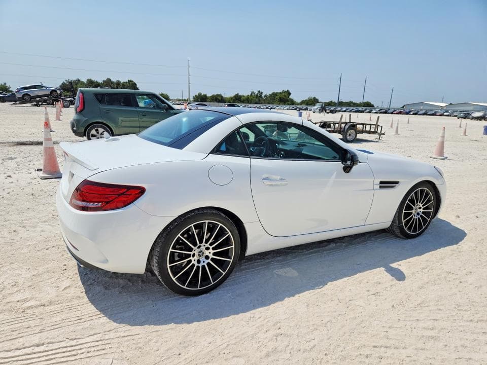 2019 MERCEDES-BENZ SLC 300 3