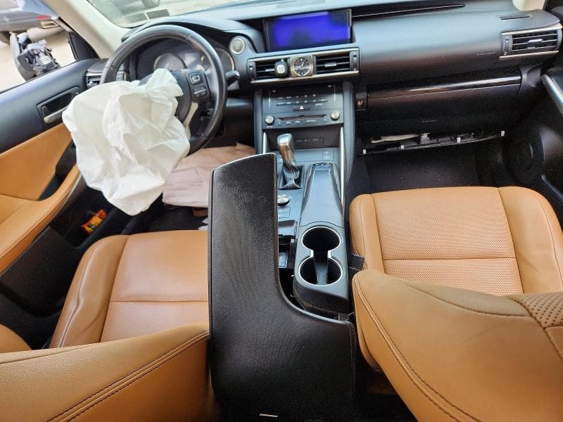2018 LEXUS IS 300 8