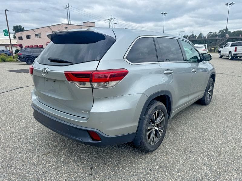 2018 TOYOTA HIGHLANDER LE 4