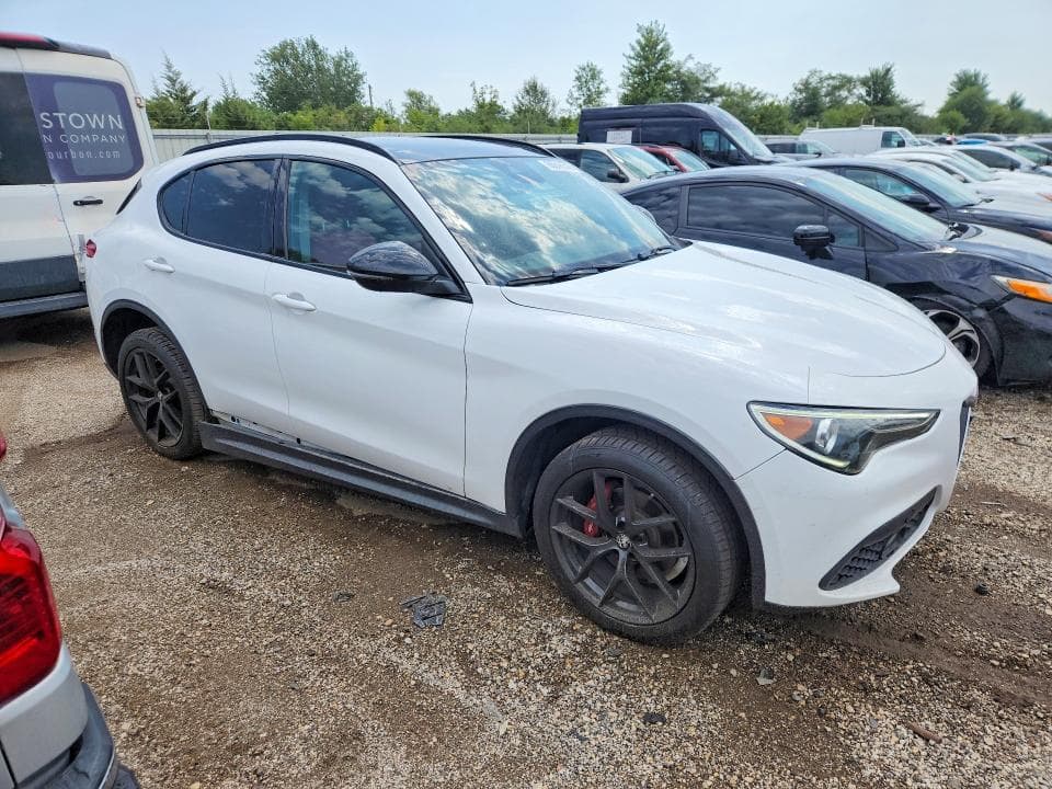2020 ALFA ROMEO STELVIO 4