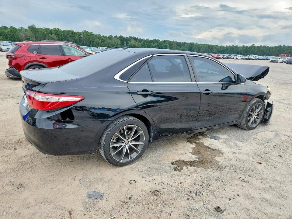 2017 TOYOTA CAMRY XSE 3