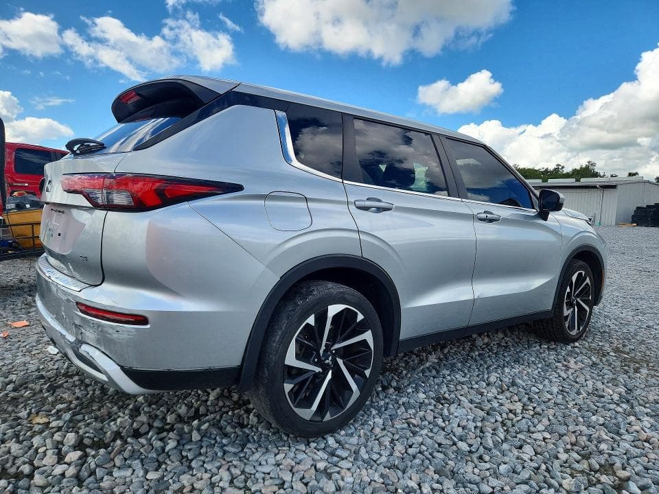 2024 MITSUBISHI OUTLANDER SE 3