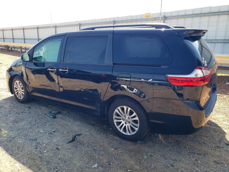 2017 TOYOTA SIENNA XLE PREMIUM 8-PASSENGER 2