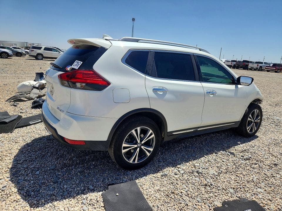 2017 NISSAN ROGUE SL 3